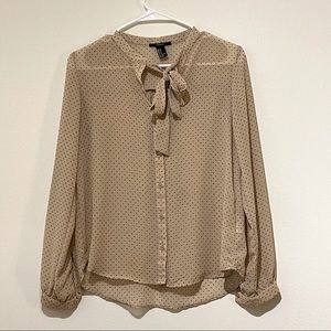 Blouse / Forever21 / Beige Polka Dots with Pussy Bow / Size Small